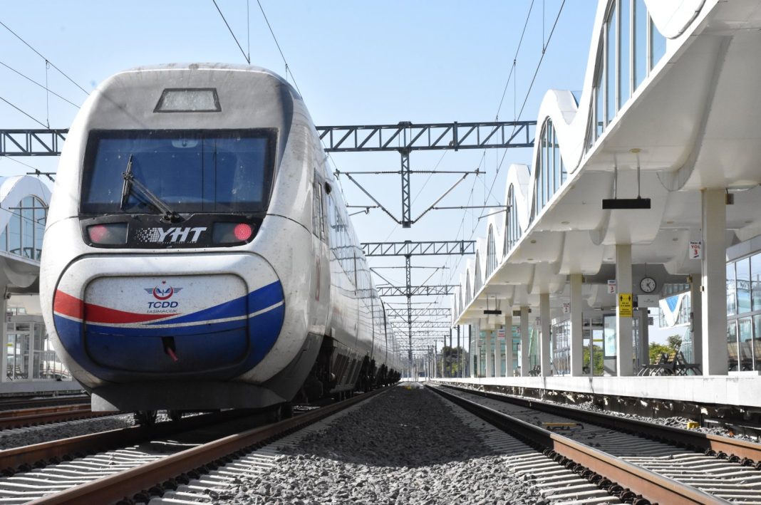 The High Speed ​​Train (YHT) Eskişehir-Istanbul line, Oct. 28, 2022. (AA Photo)