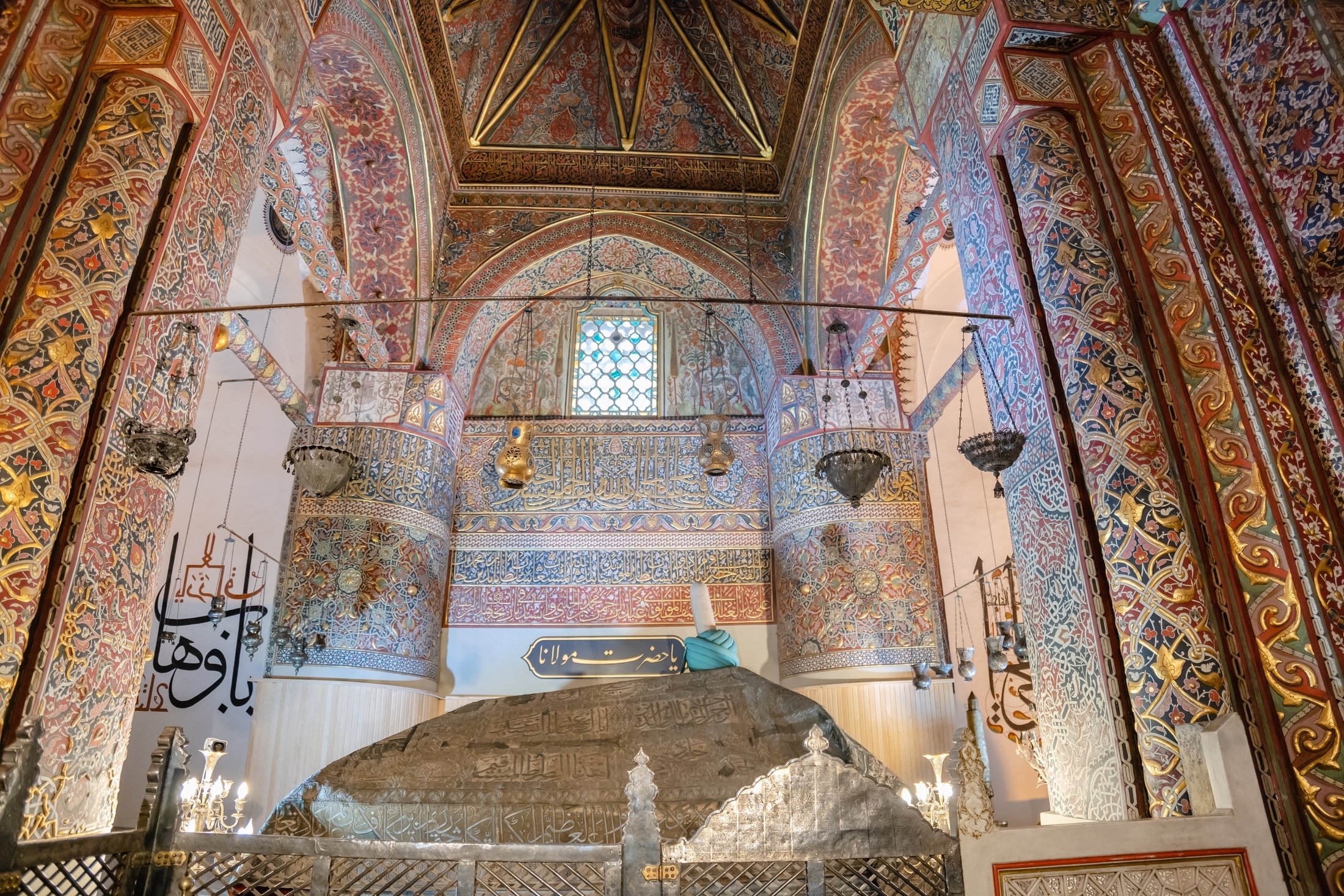 The mausoleum of Mevlana Jalaladdin Rumi, in Konya, Türkiye. (Shutterstock Photo)
