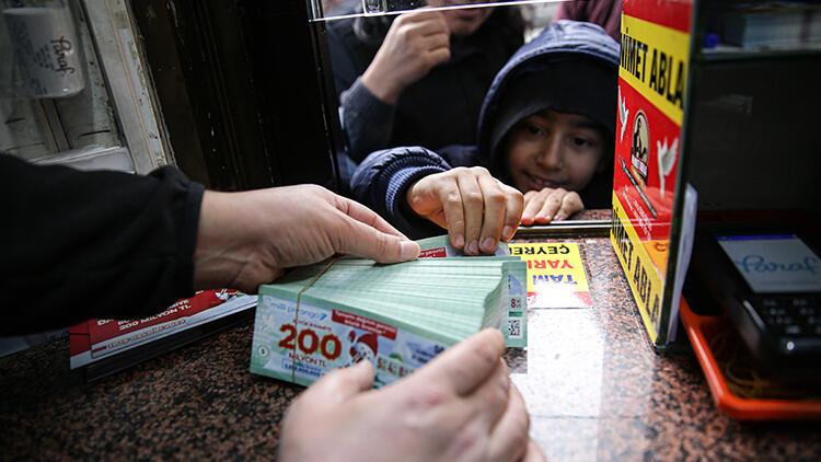 nyhetsvarsel-80x60-23 200 mln liras jackpot hit four quarter tickets